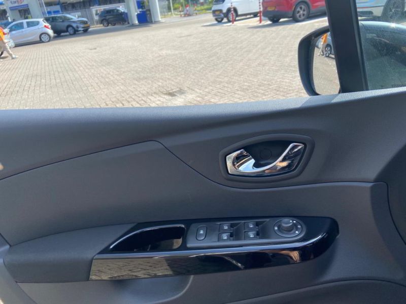 Renault Captur JV 462 D 08